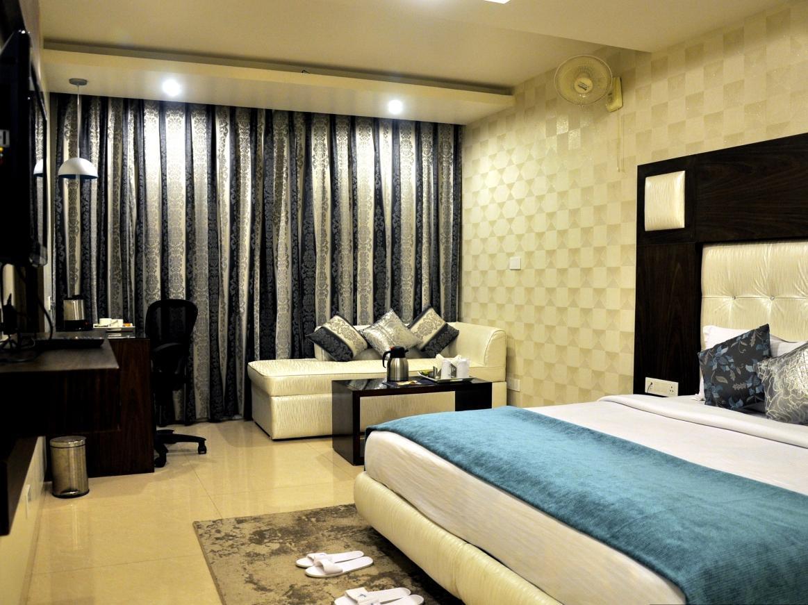 Hotel Diamond Plaza Chandigarh Exterior photo