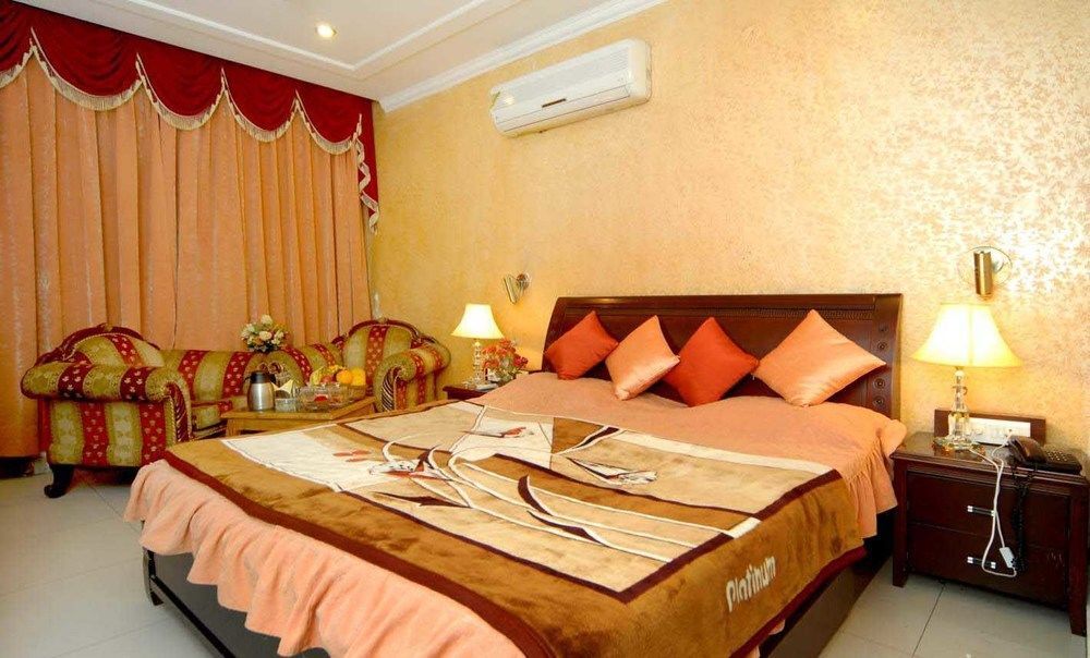 Hotel Diamond Plaza Chandigarh Exterior photo