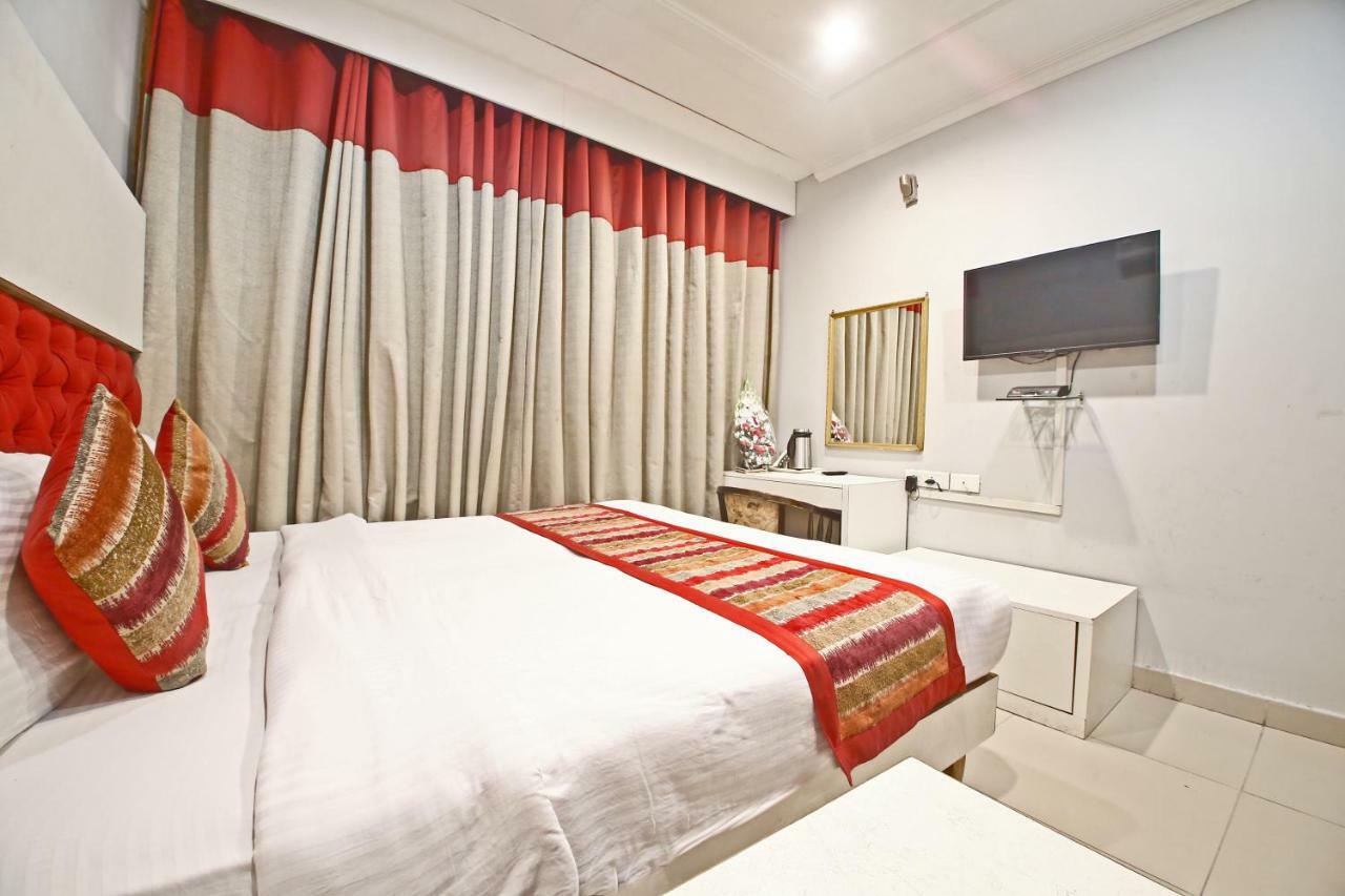 Hotel Diamond Plaza Chandigarh Exterior photo