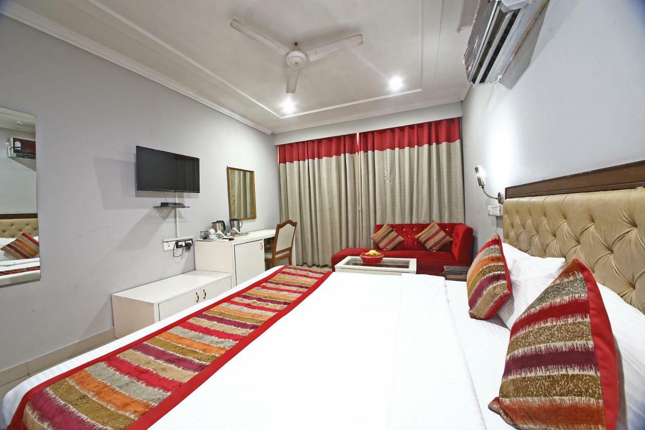 Hotel Diamond Plaza Chandigarh Exterior photo