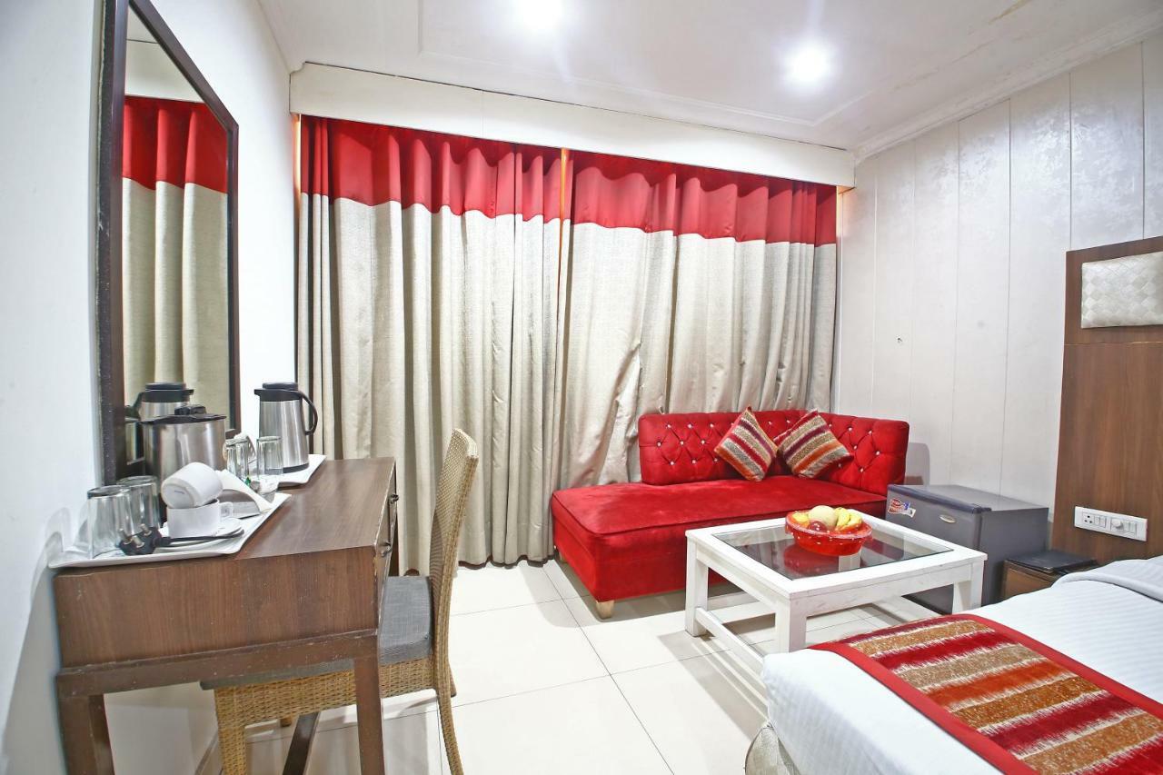 Hotel Diamond Plaza Chandigarh Exterior photo