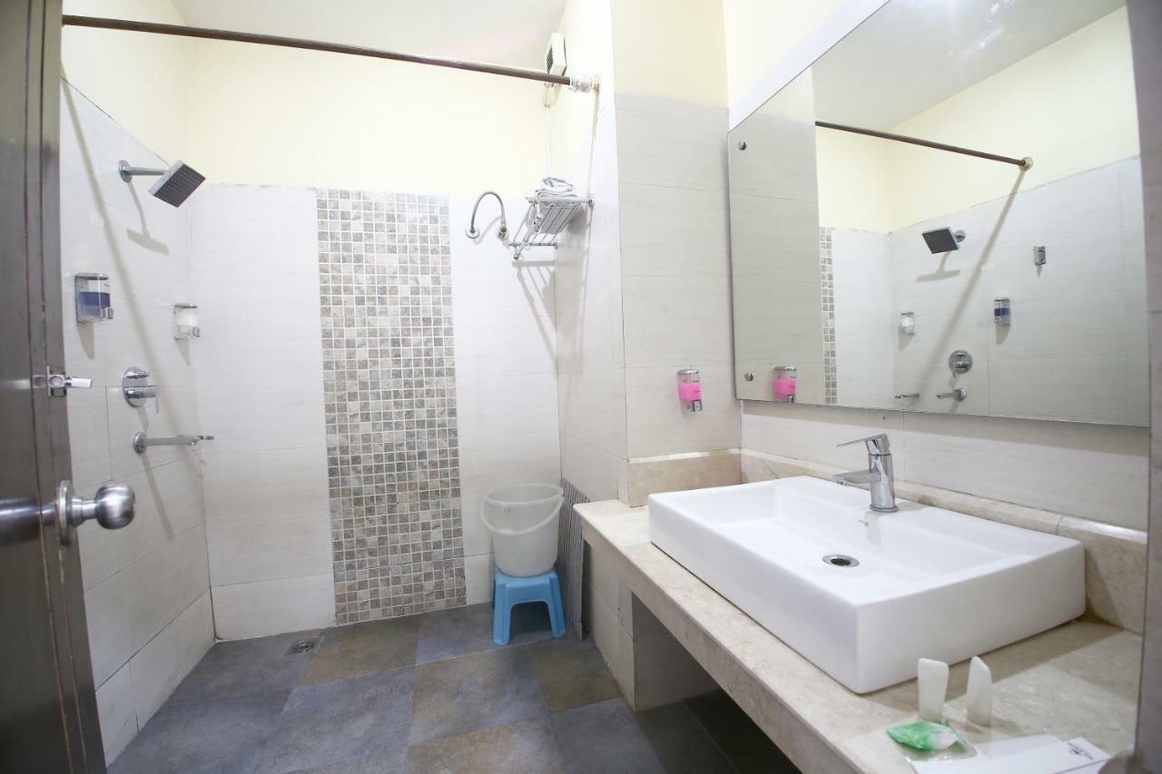 Hotel Diamond Plaza Chandigarh Exterior photo