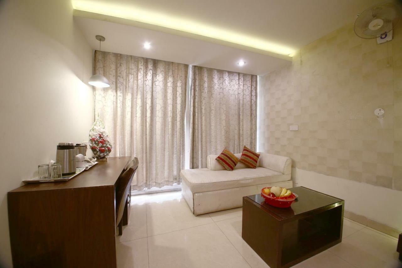 Hotel Diamond Plaza Chandigarh Exterior photo