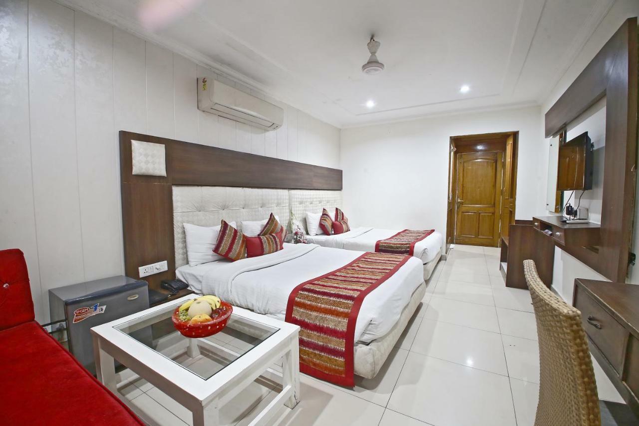 Hotel Diamond Plaza Chandigarh Exterior photo