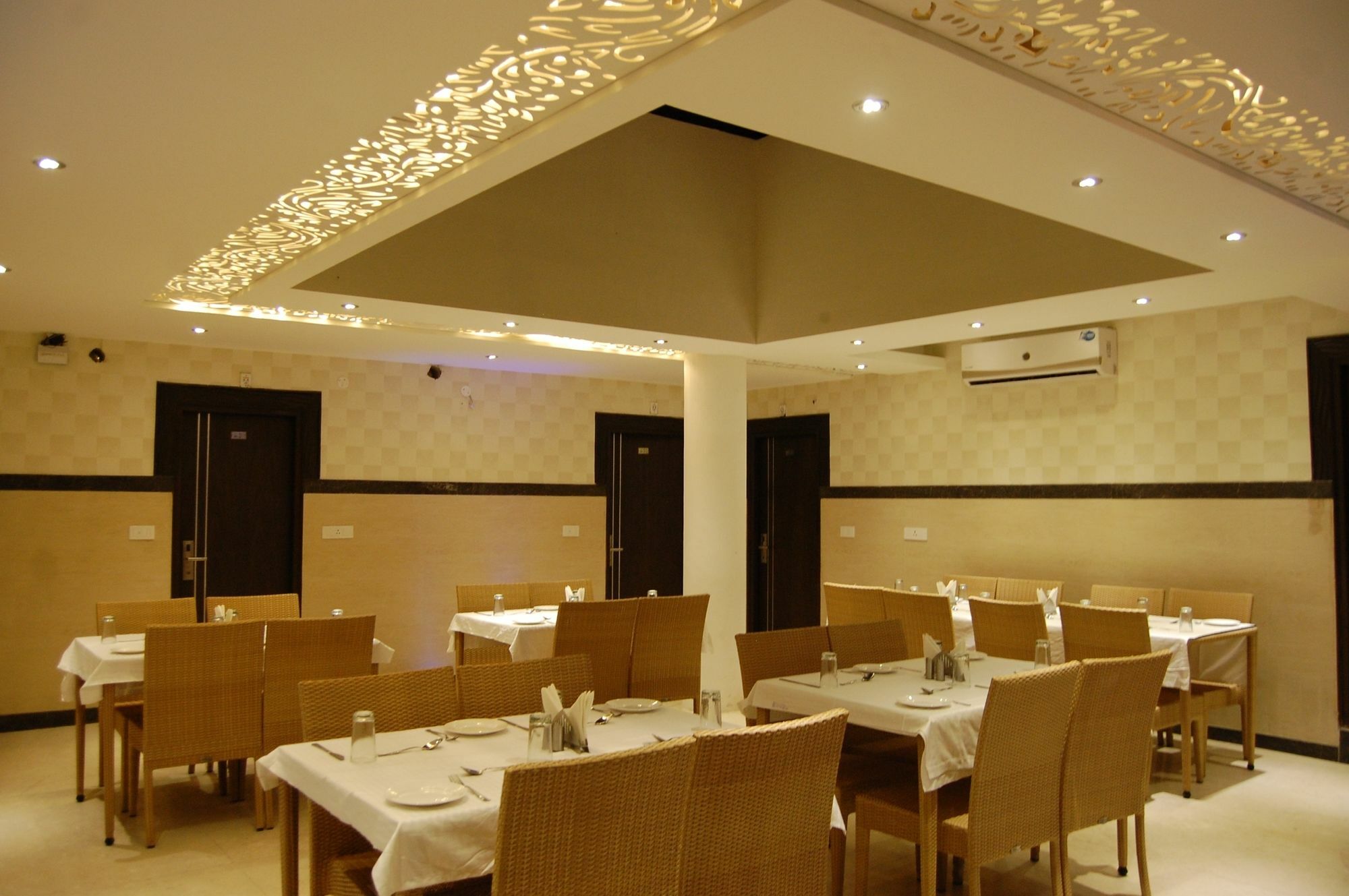 Hotel Diamond Plaza Chandigarh Exterior photo
